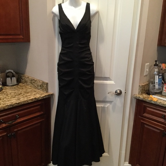 Xscape Dresses & Skirts - Xscape Black Formal Dress Gown Sz 4